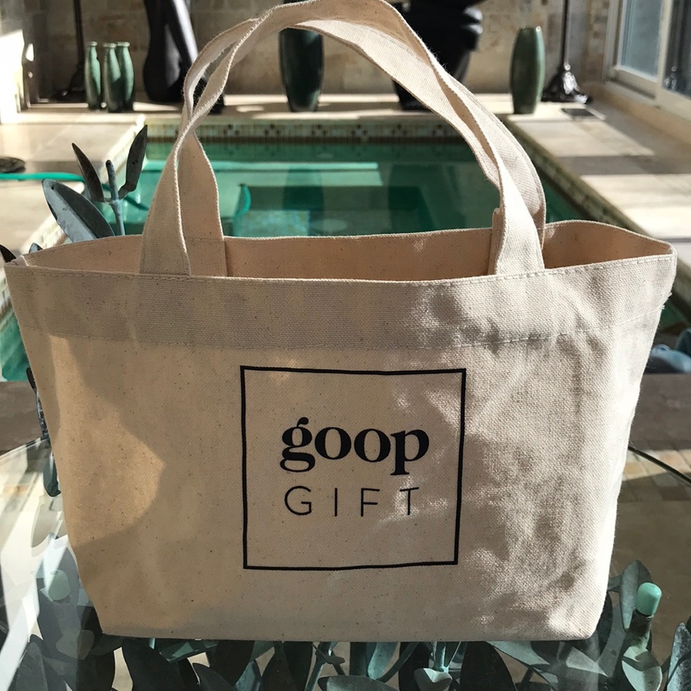 Super cute Goop gift canvas bag...!